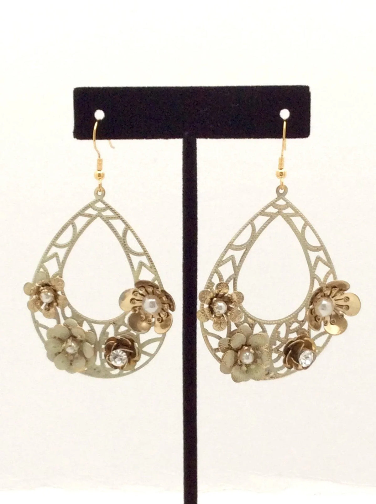 Vintage Flower Earrings - Spoiled Me Rotten 